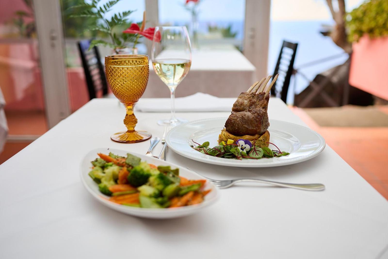 Inn & Art Madeira Канису Экстерьер фото